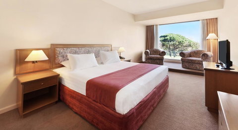 Bayview On The Park - Accommodation Guide 31
