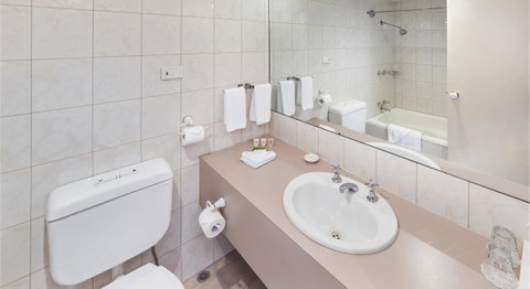 Bayview On The Park - Accommodation Guide 32