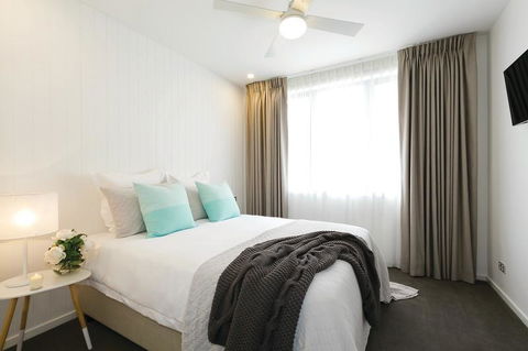 Lakes Edge Apartments - Accommodation Asia 1