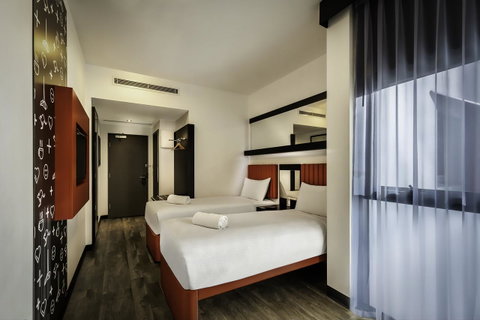 Essence Hotel Carlton - Accommodation Guide 10