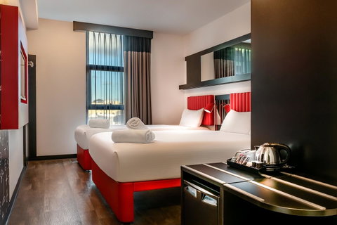 Essence Hotel Carlton - Accommodation Guide 8