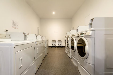 Essence Hotel Carlton - Accommodation Guide 27