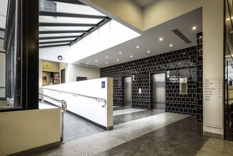 Essence Hotel Carlton - Accommodation Guide 26