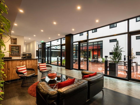 Essence Hotel Carlton - Accommodation Guide 1