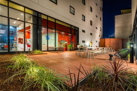 Essence Hotel Carlton - Accommodation Guide 28