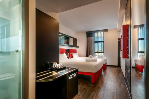 Essence Hotel Carlton - Accommodation Guide 14