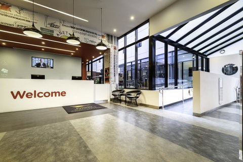 Essence Hotel Carlton - Accommodation Guide 22