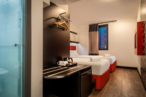 Essence Hotel Carlton - Accommodation Guide 13