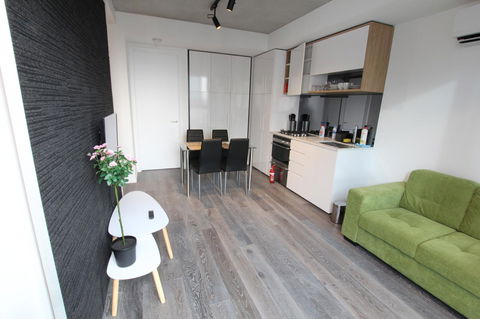 Carlson View Serviced Apartments - Accommodation Guide 13