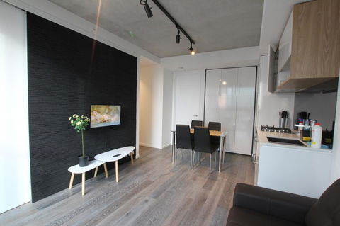 Carlson View Serviced Apartments - Accommodation Guide 10