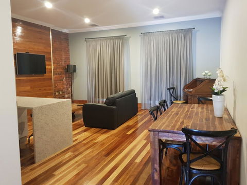 Sublime Spa Apartments - Accommodation Asia 4