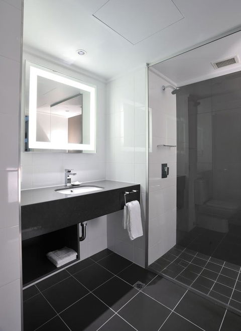 Novotel Melbourne On Collins - Accommodation Guide 11