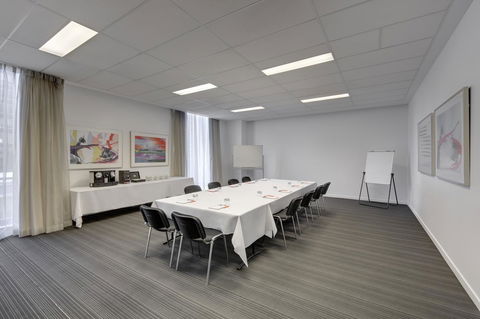 Travelodge Hotel Melbourne Docklands - Accommodation Asia 24