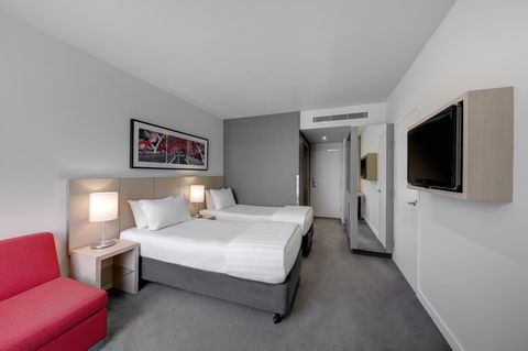 Travelodge Hotel Melbourne Docklands - Accommodation Asia 1