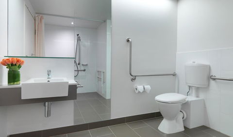 Travelodge Hotel Melbourne Docklands - Accommodation Asia 19