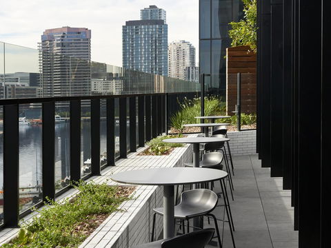 Vibe Hotel Melbourne Docklands - Accommodation Asia 21