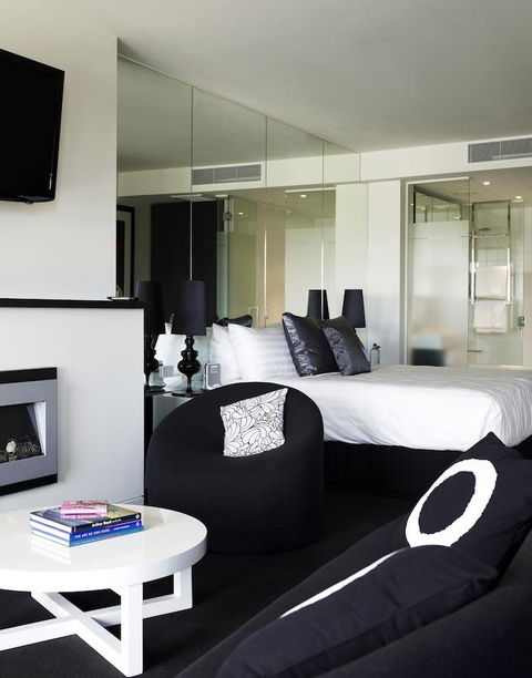 The Cullen Melbourne - Art Series - Accommodation Guide 26