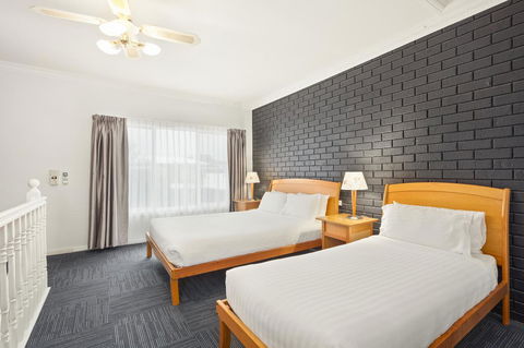 The International Motel Apollo Bay - Accommodation Asia 9