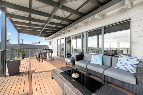 Beachside House - Accommodation Asia 3