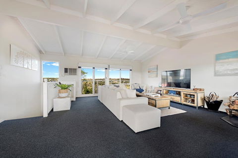 Beachside House - Accommodation Asia 1