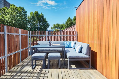 Richmond Â· 3 Level Architecturally Designed Richmond House - Accommodation China 14