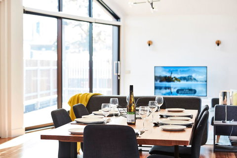 Richmond Â· 3 Level Architecturally Designed Richmond House - Accommodation China 4