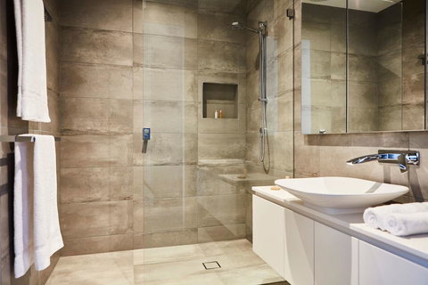 Richmond Â· 3 Level Architecturally Designed Richmond House - Accommodation China 9