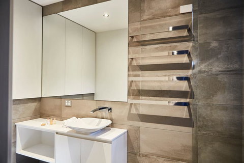 Richmond Â· 3 Level Architecturally Designed Richmond House - Accommodation China 13