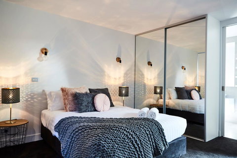 Richmond Â· 3 Level Architecturally Designed Richmond House - Accommodation China 8