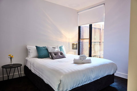 Richmond Â· 3 Level Architecturally Designed Richmond House - Accommodation China 10