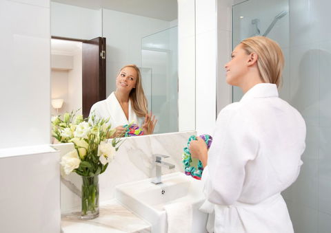 Crowne Plaza Melbourne Carlton, An IHG Hotel - Accommodation Guide 36