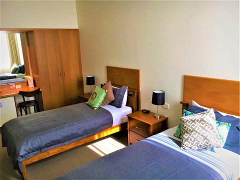 Plough Hotel - Accommodation Asia 8