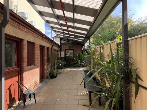 CROWN CENTRAL BUSINESS DISTRICT MOTEL - NO UNDER 18s - Accommodation Asia 3