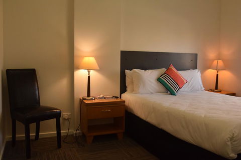 CROWN CENTRAL BUSINESS DISTRICT MOTEL - NO UNDER 18s - Accommodation Asia 33