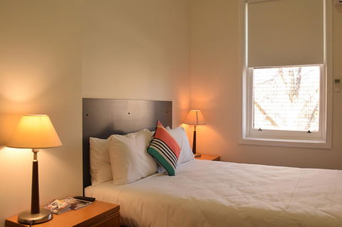 CROWN CENTRAL BUSINESS DISTRICT MOTEL - NO UNDER 18s - Accommodation Asia 32
