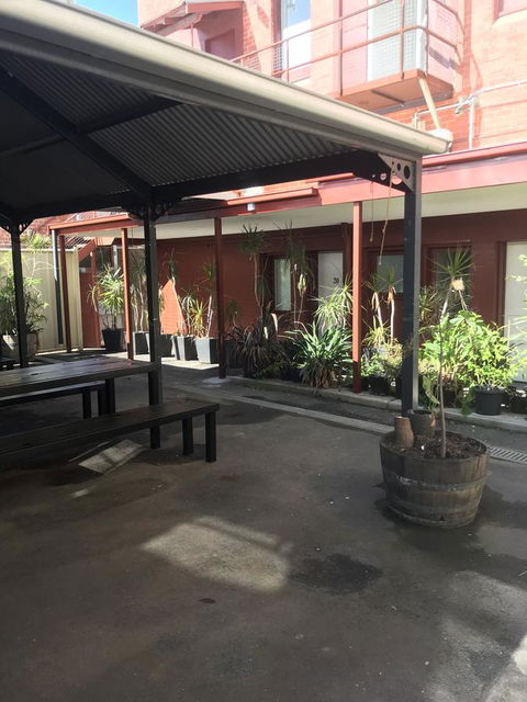 CROWN CENTRAL BUSINESS DISTRICT MOTEL - NO UNDER 18s - Accommodation Asia 20