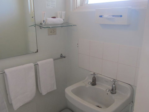 Twin City Motor Inn - Accommodation Asia 28