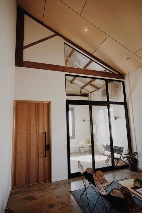 THE WAREHOUSE APARTMENTS - Accommodation Guide 15