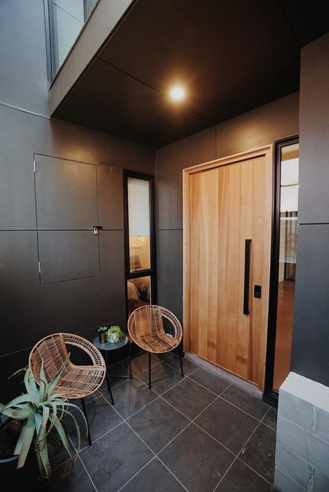 THE WAREHOUSE APARTMENTS - Accommodation Guide 5