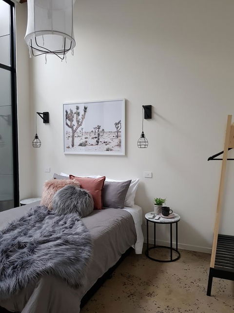 THE WAREHOUSE APARTMENTS - Accommodation Guide 0