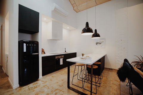THE WAREHOUSE APARTMENTS - Accommodation Guide 11