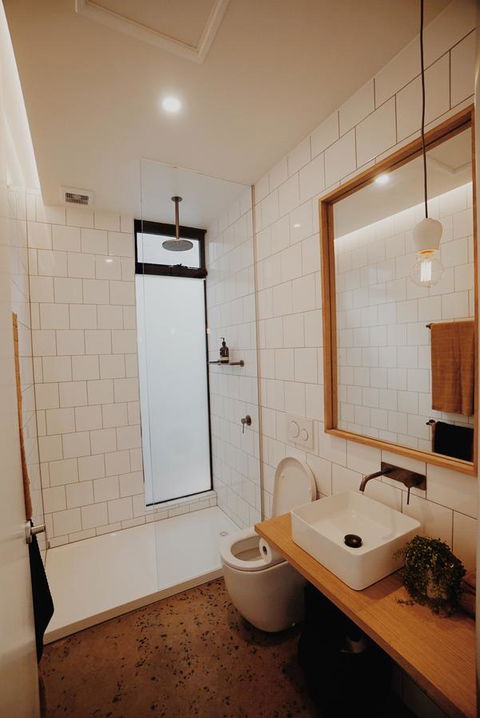 THE WAREHOUSE APARTMENTS - Accommodation Guide 18