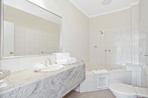 Quality Inn & Suites The Menzies - Accommodation Asia 31