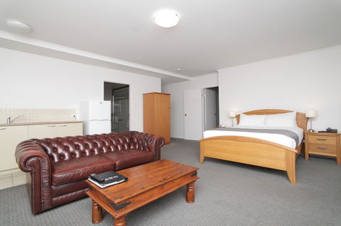 Quality Inn & Suites The Menzies - Accommodation Asia 8