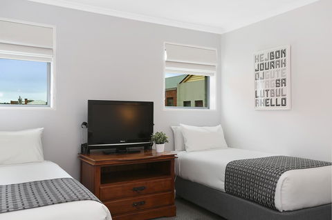 Quality Inn & Suites The Menzies - Accommodation Asia 14