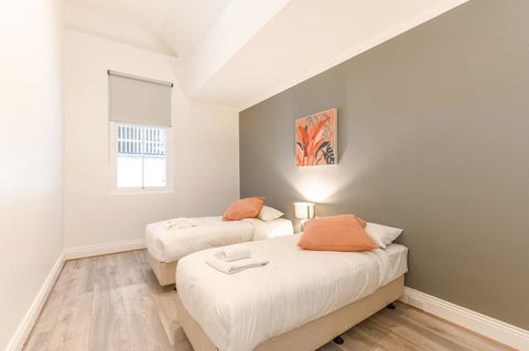 Unique 3 Bedroom Central CBD Townhouse - Accommodation Asia 11