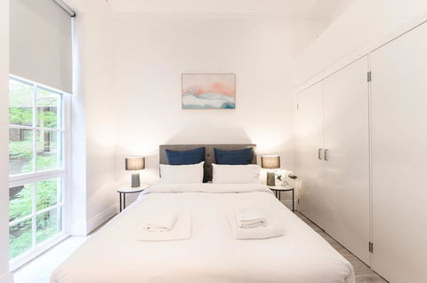 Unique 3 Bedroom Central CBD Townhouse - Accommodation Asia 8