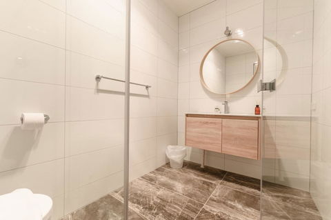 Unique 3 Bedroom Central CBD Townhouse - Accommodation Asia 14