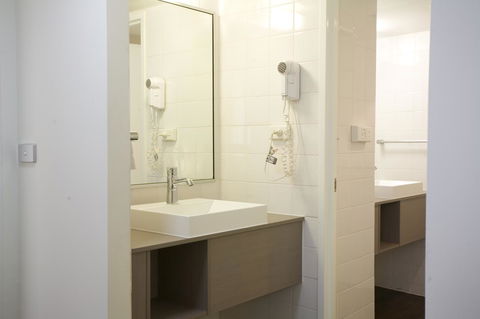 Ibis Melbourne Hotel And Apartments - Accommodation Guide 19