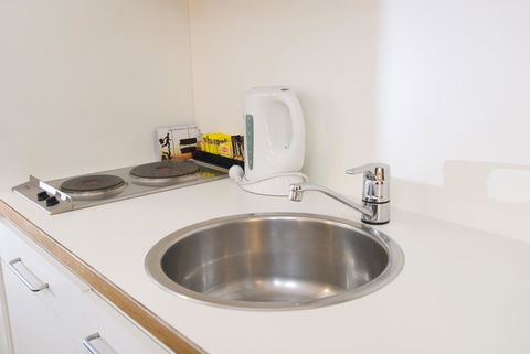 Metro Apartments On Bank Place - Accommodation Asia 10